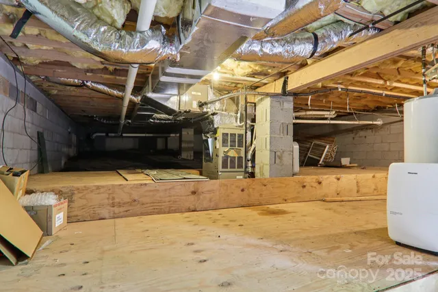 a view of an outdoor space