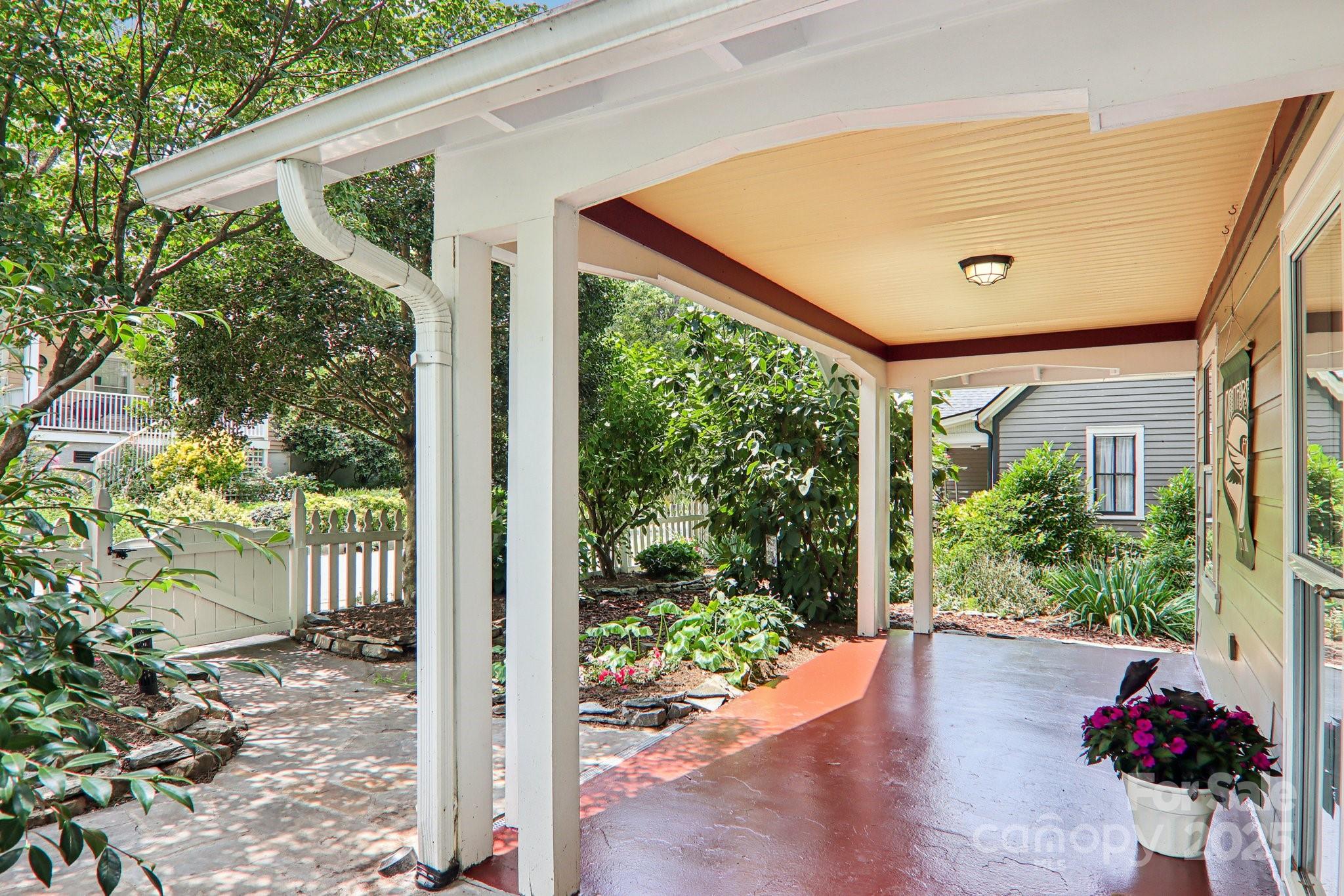 39 Short Street Asheville, NC 28801 - Photo 6 of 47 a view of a porch