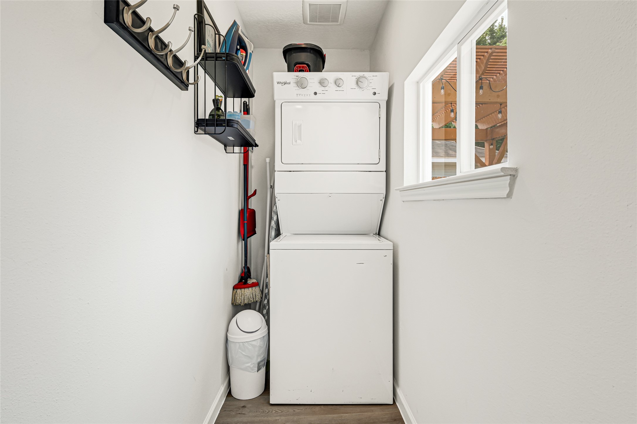 822 East 32nd Street Houston, TX 77022 - Photo 18 of 23 washer and dryer