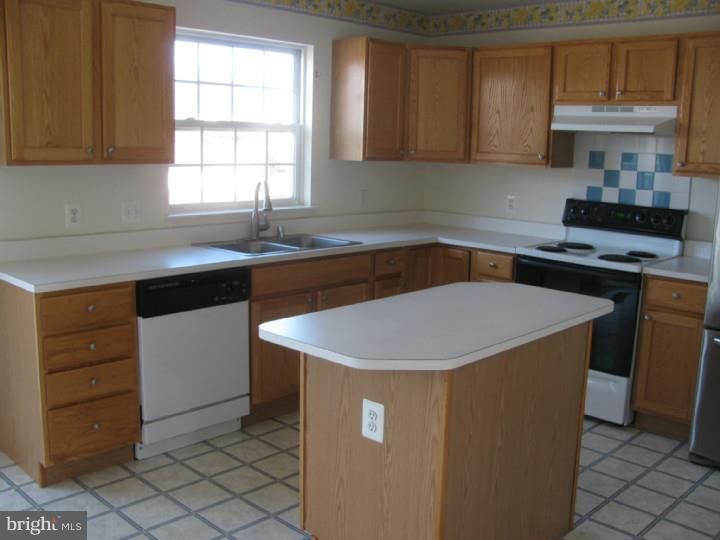 404 Wynthorpe Road New Castle, DE 19720 - Photo 5 of 25 Gallery Image 5