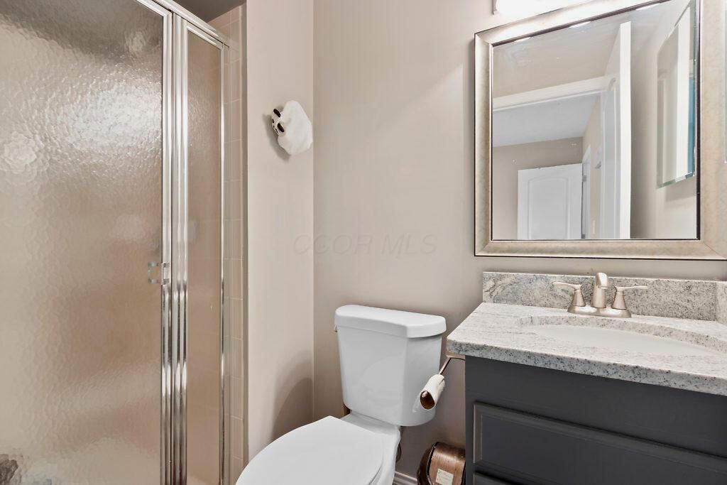 7566 Fairfield Lakes Drive Powell, OH 43065 - Photo 24 of 33 En Suite Full Bath
