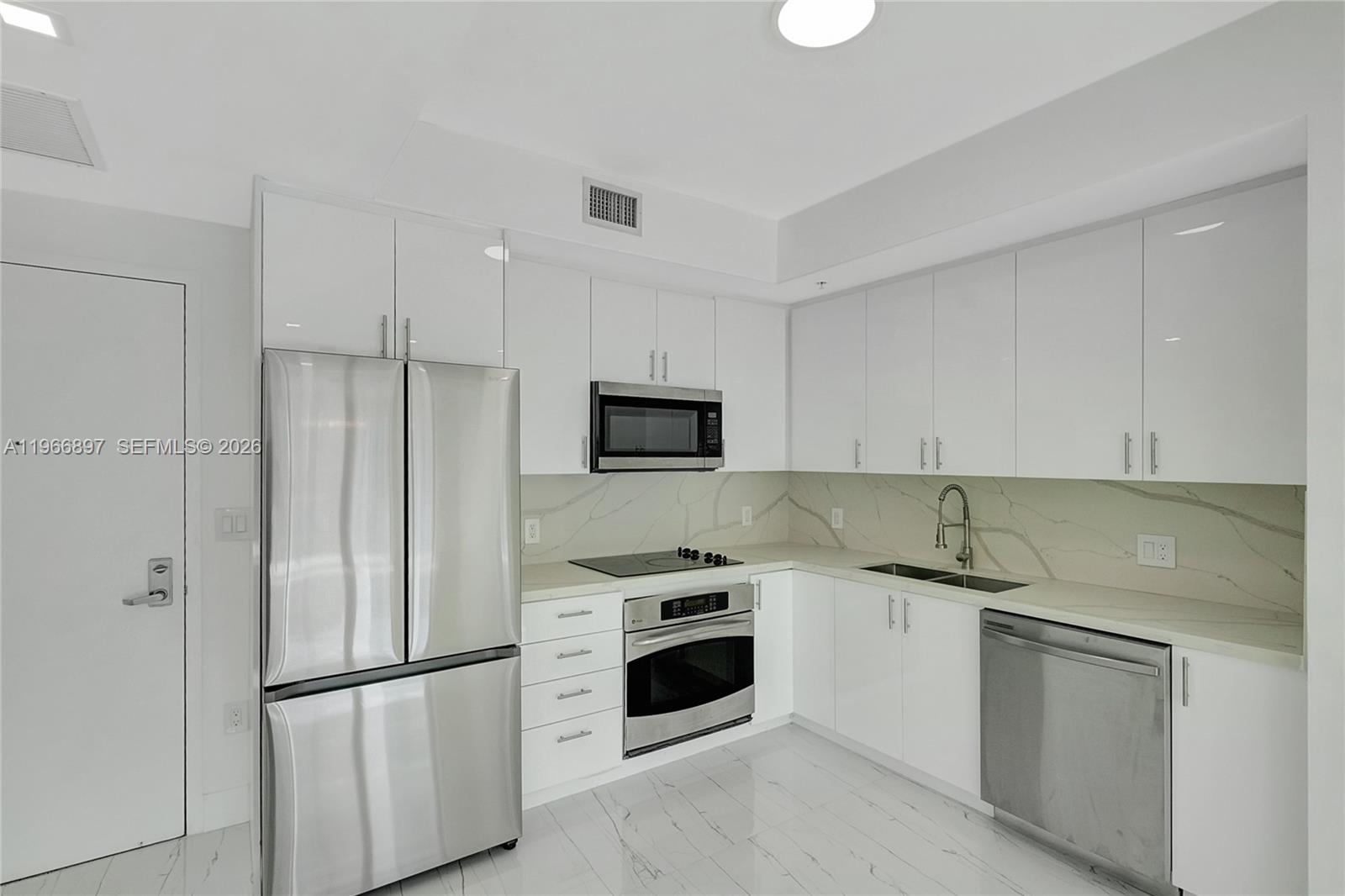 90 Southwest 3rd Street, Unit 1602 Miami, FL 33130 - Photo 17 of 81