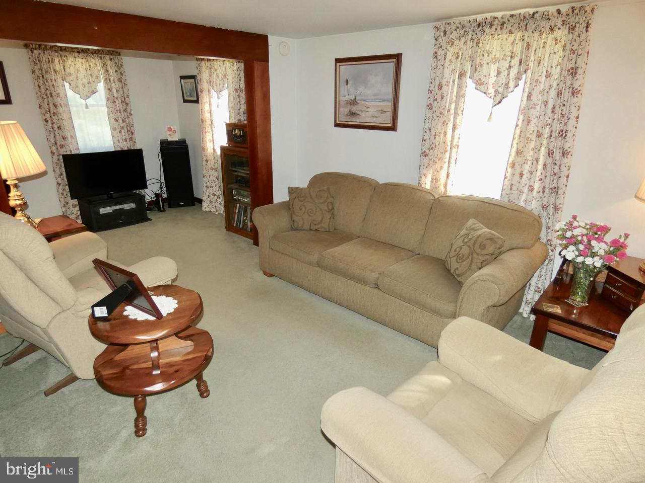 406 Paper Mill Road Newark, DE 19711 - Photo 3 of 65 Expanded Living Room