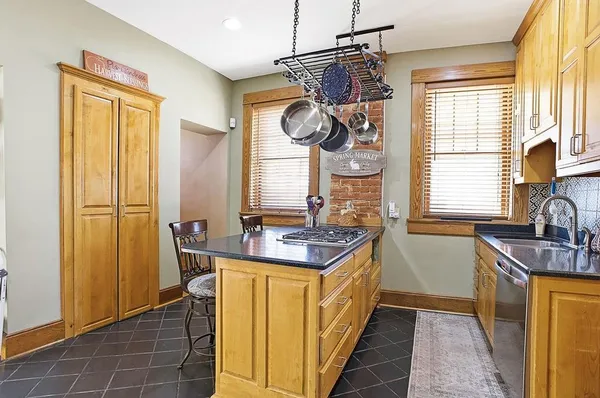 $525,000 | 2028 Clay Street, St. Joseph, MO 64501
