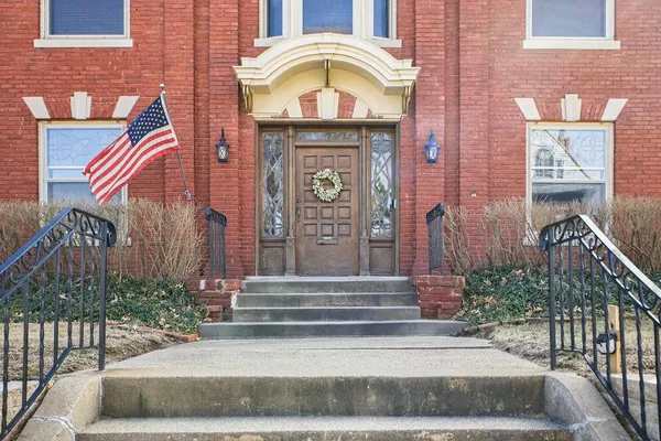 $525,000 | 2028 Clay Street, St. Joseph, MO 64501