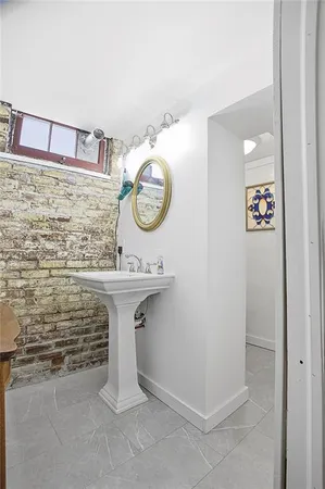 $525,000 | 2028 Clay Street, St. Joseph, MO 64501