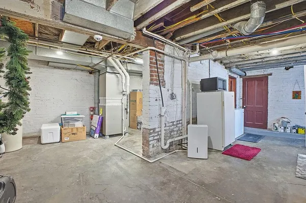 $525,000 | 2028 Clay Street, St. Joseph, MO 64501