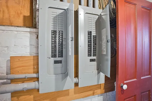 $525,000 | 2028 Clay Street, St. Joseph, MO 64501