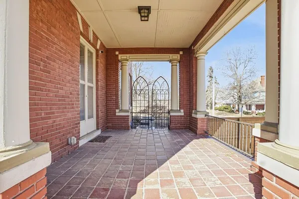 $525,000 | 2028 Clay Street, St. Joseph, MO 64501