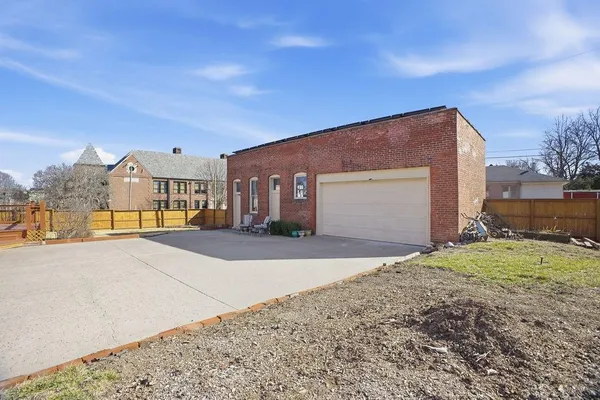 $525,000 | 2028 Clay Street, St. Joseph, MO 64501