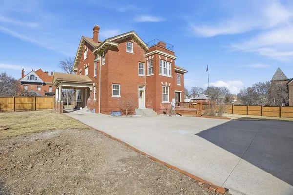 $525,000 | 2028 Clay Street, St. Joseph, MO 64501