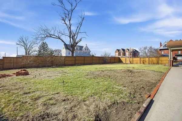 $525,000 | 2028 Clay Street, St. Joseph, MO 64501