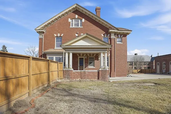 $525,000 | 2028 Clay Street, St. Joseph, MO 64501