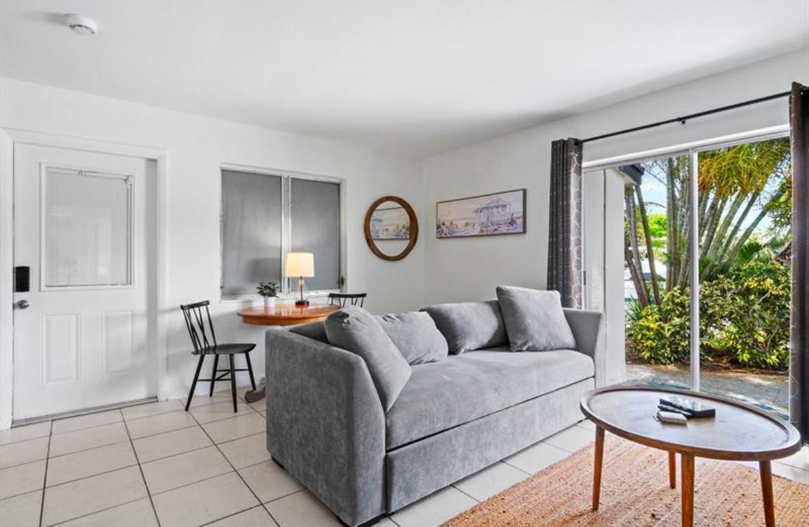 3860 Northeast 23rd Avenue, Unit 4 Lighthouse Point, FL 33064 - Photo 13 of 27 Photo 16
