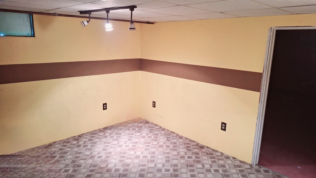 115 Senator Street Springfield, MA 01129 - Photo 12 of 20 Gallery Image 12