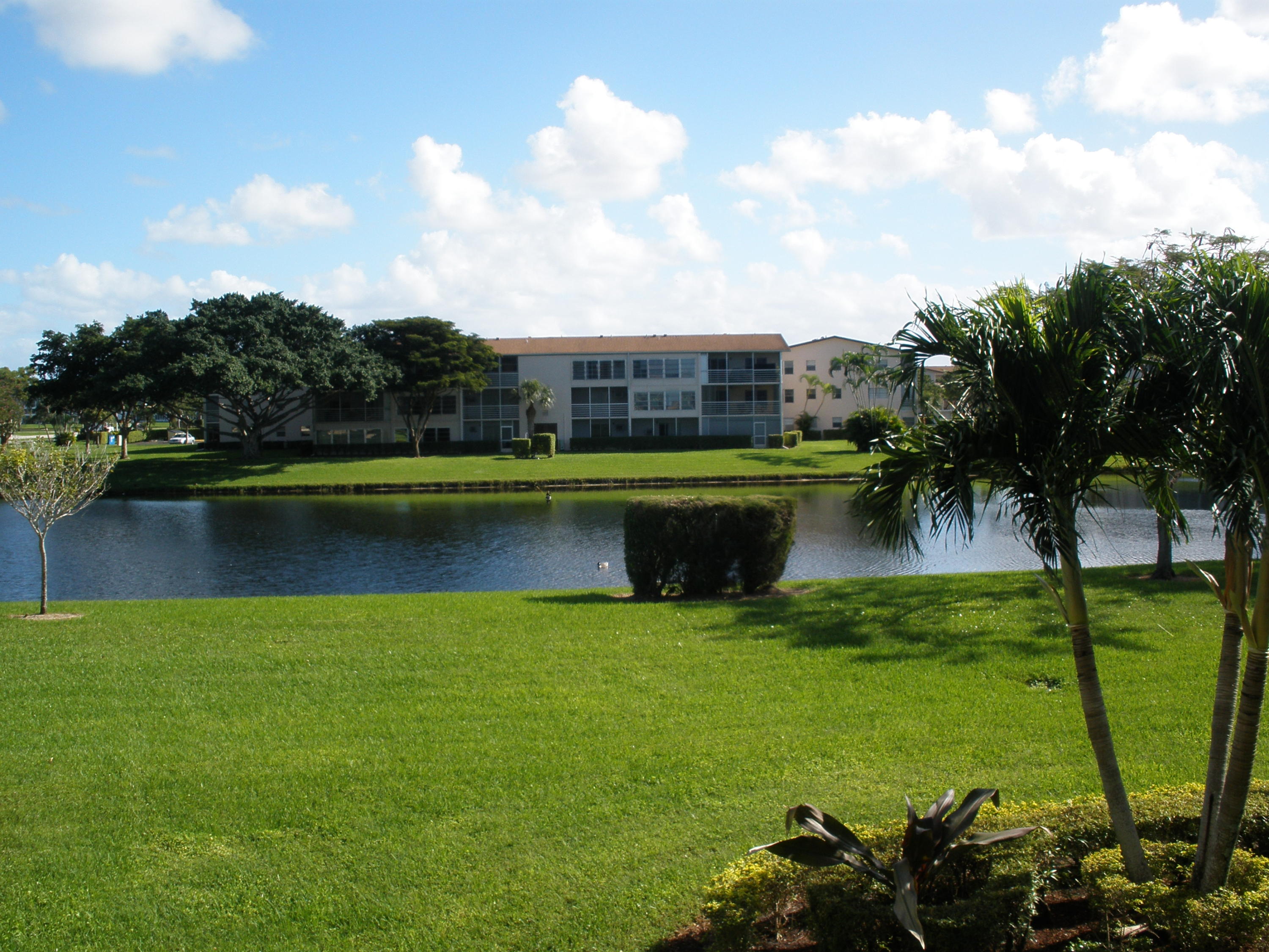 21 Brighton A, Unit 21 Boca Raton, FL 33434 - Photo 3 of 11 002