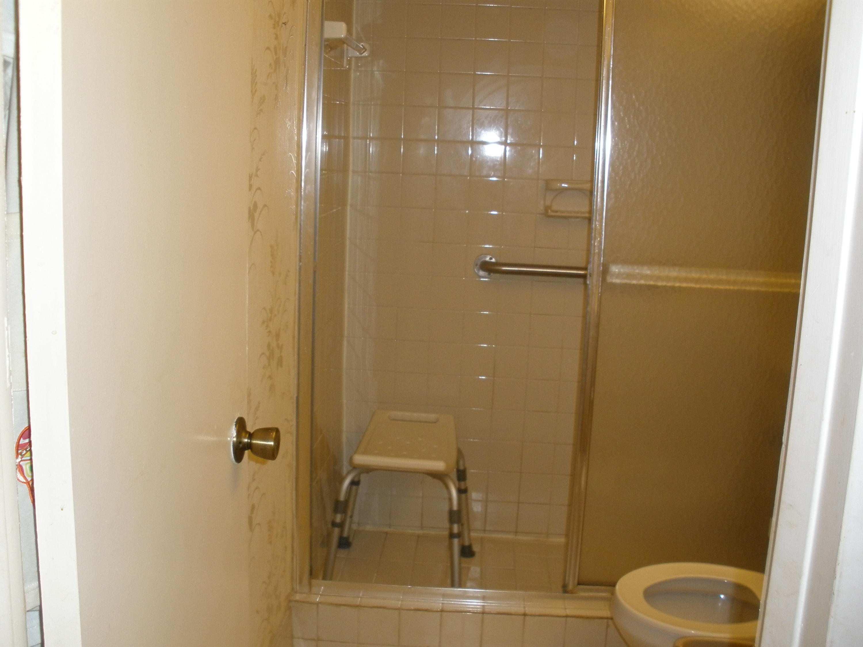 21 Brighton A, Unit 21 Boca Raton, FL 33434 - Photo 7 of 11 007