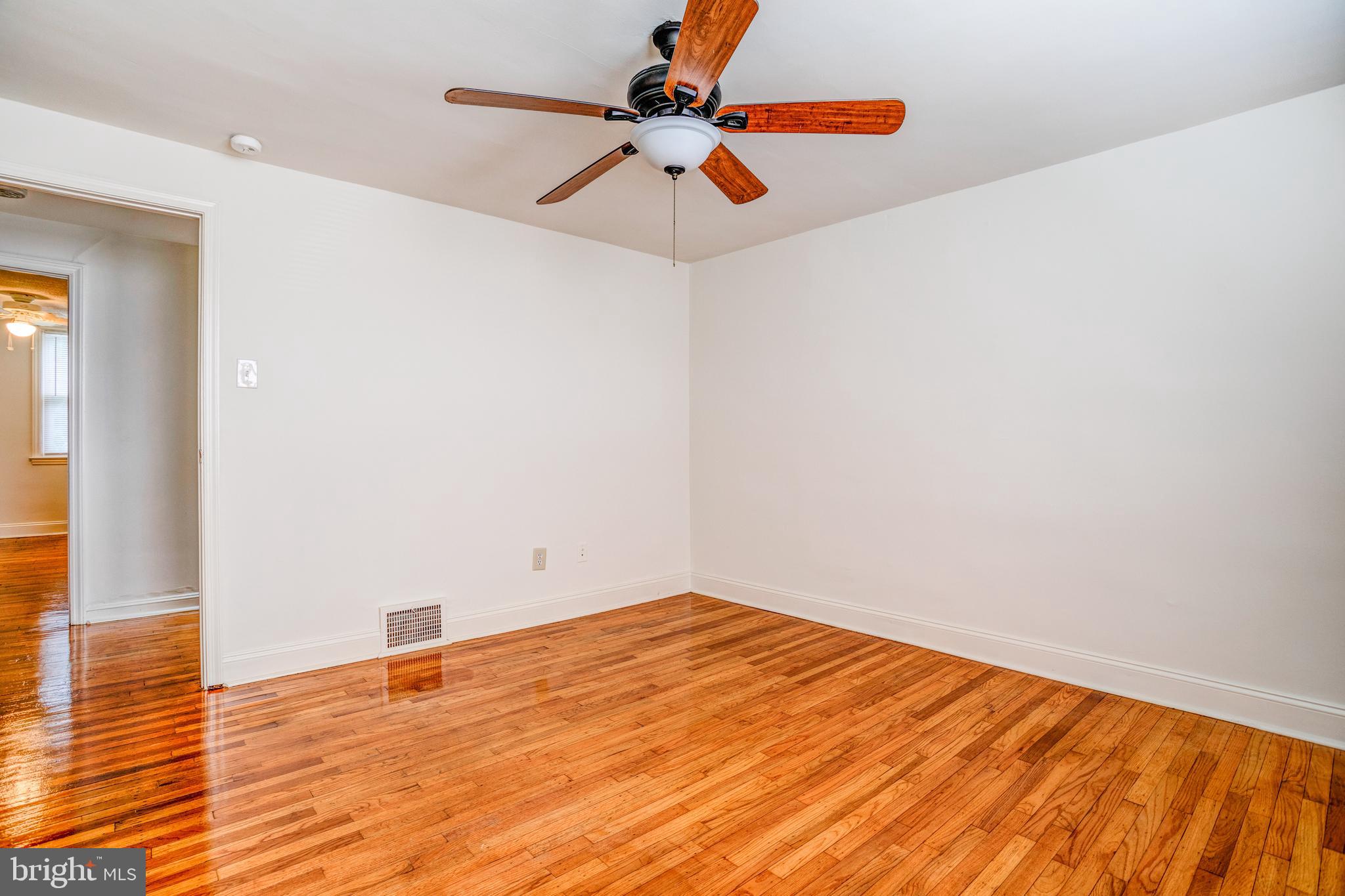 119 Spring Valley Road Darby, PA 19023 - Photo 11 of 16