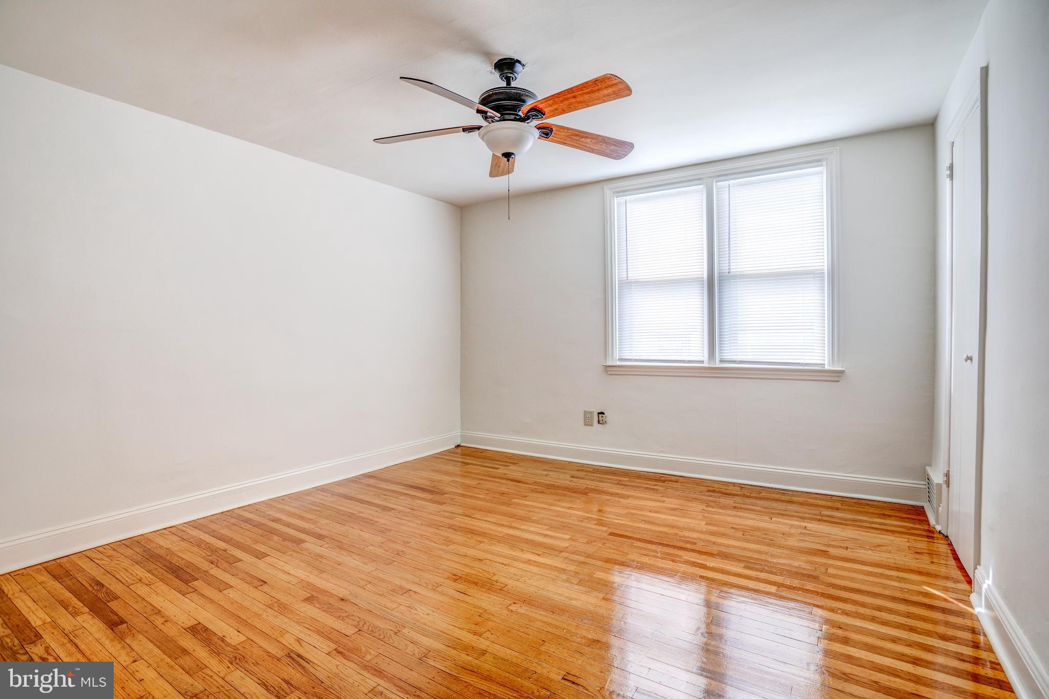 119 Spring Valley Road Darby, PA 19023 - Photo 12 of 16