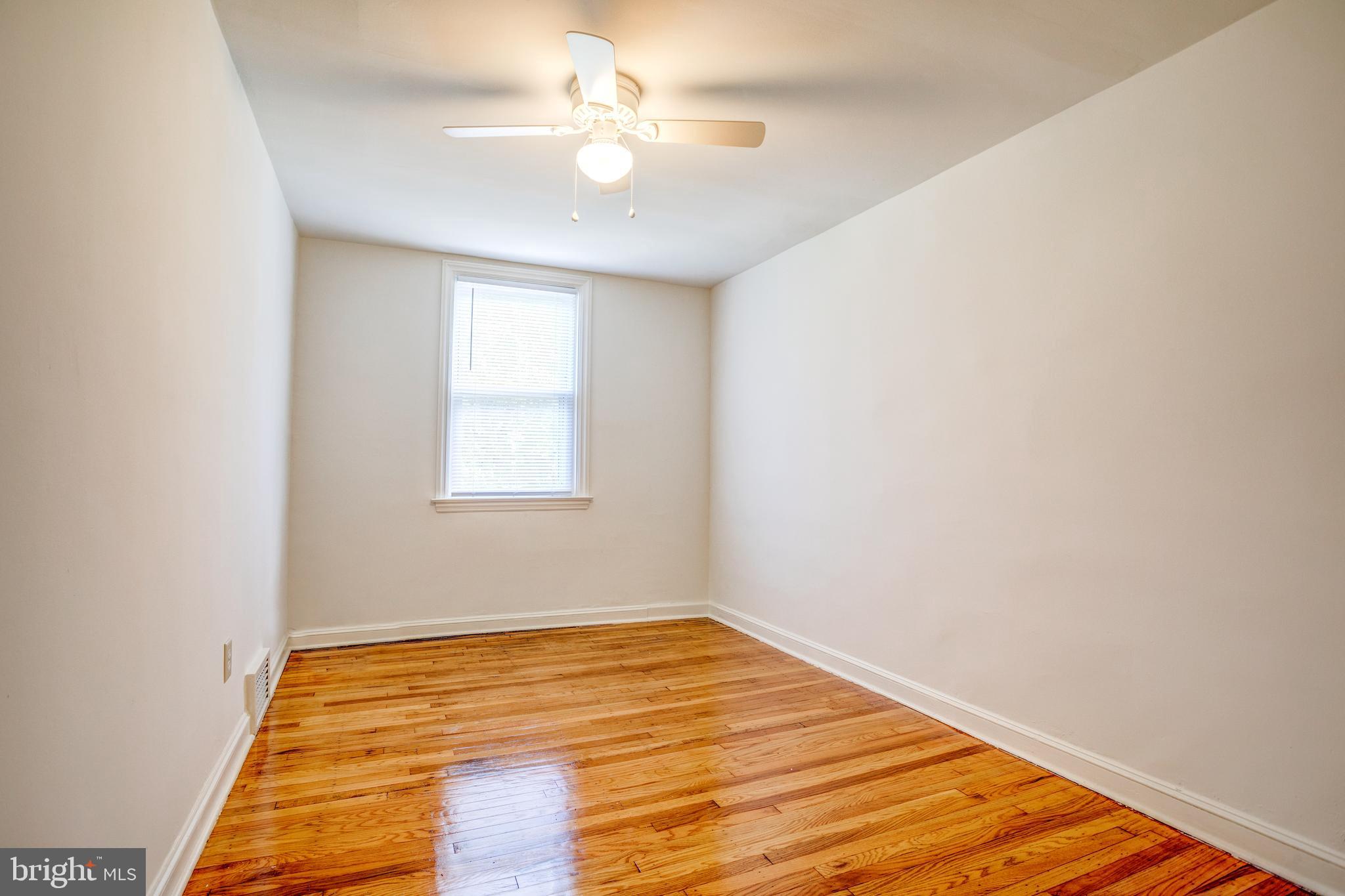 119 Spring Valley Road Darby, PA 19023 - Photo 13 of 16