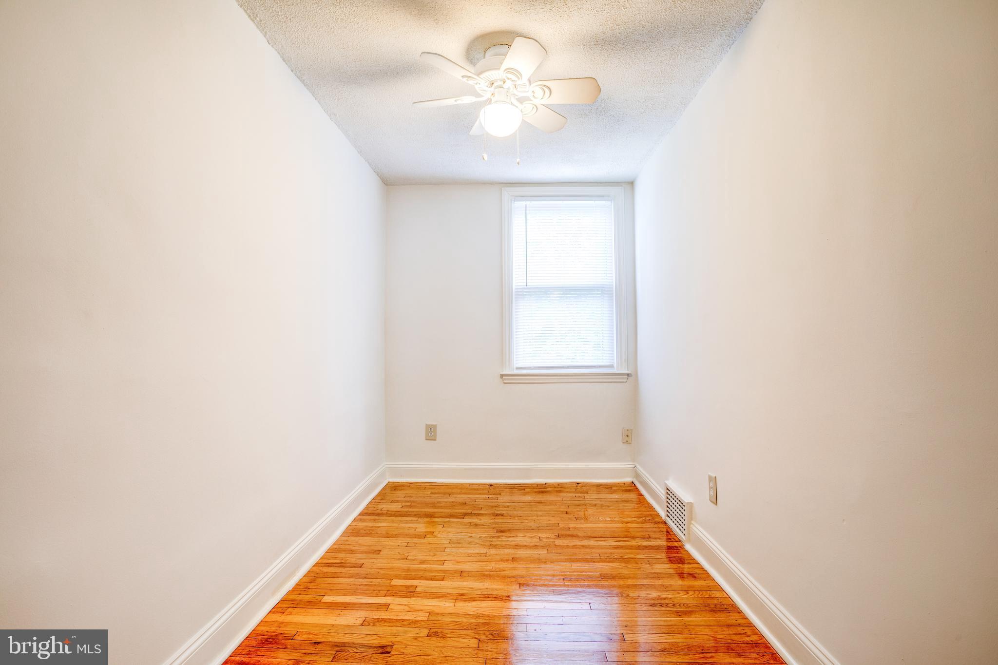 119 Spring Valley Road Darby, PA 19023 - Photo 14 of 16