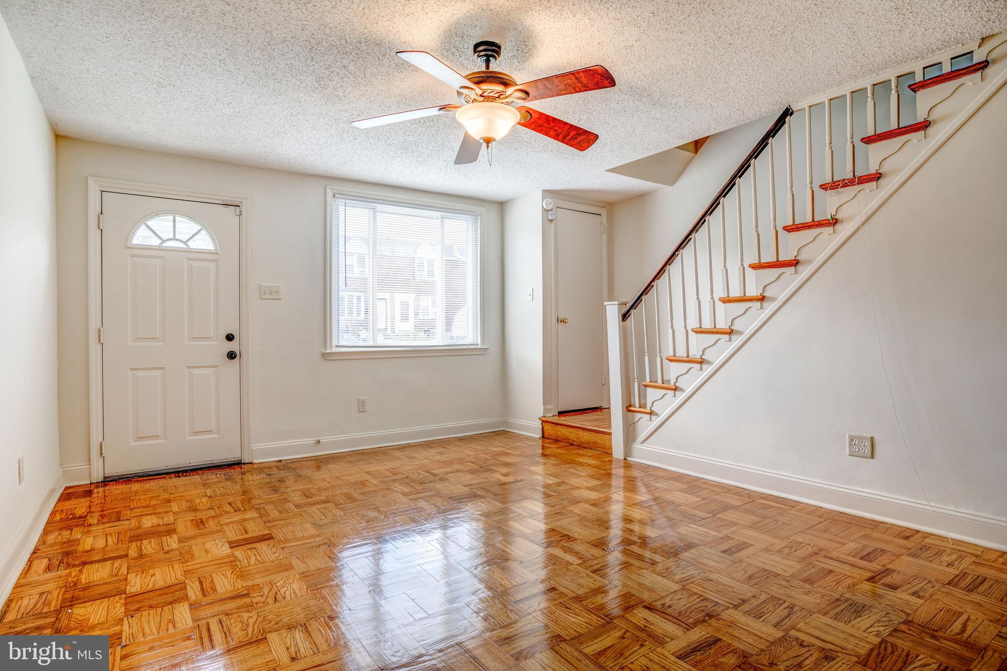119 Spring Valley Road Darby, PA 19023 - Photo 4 of 16