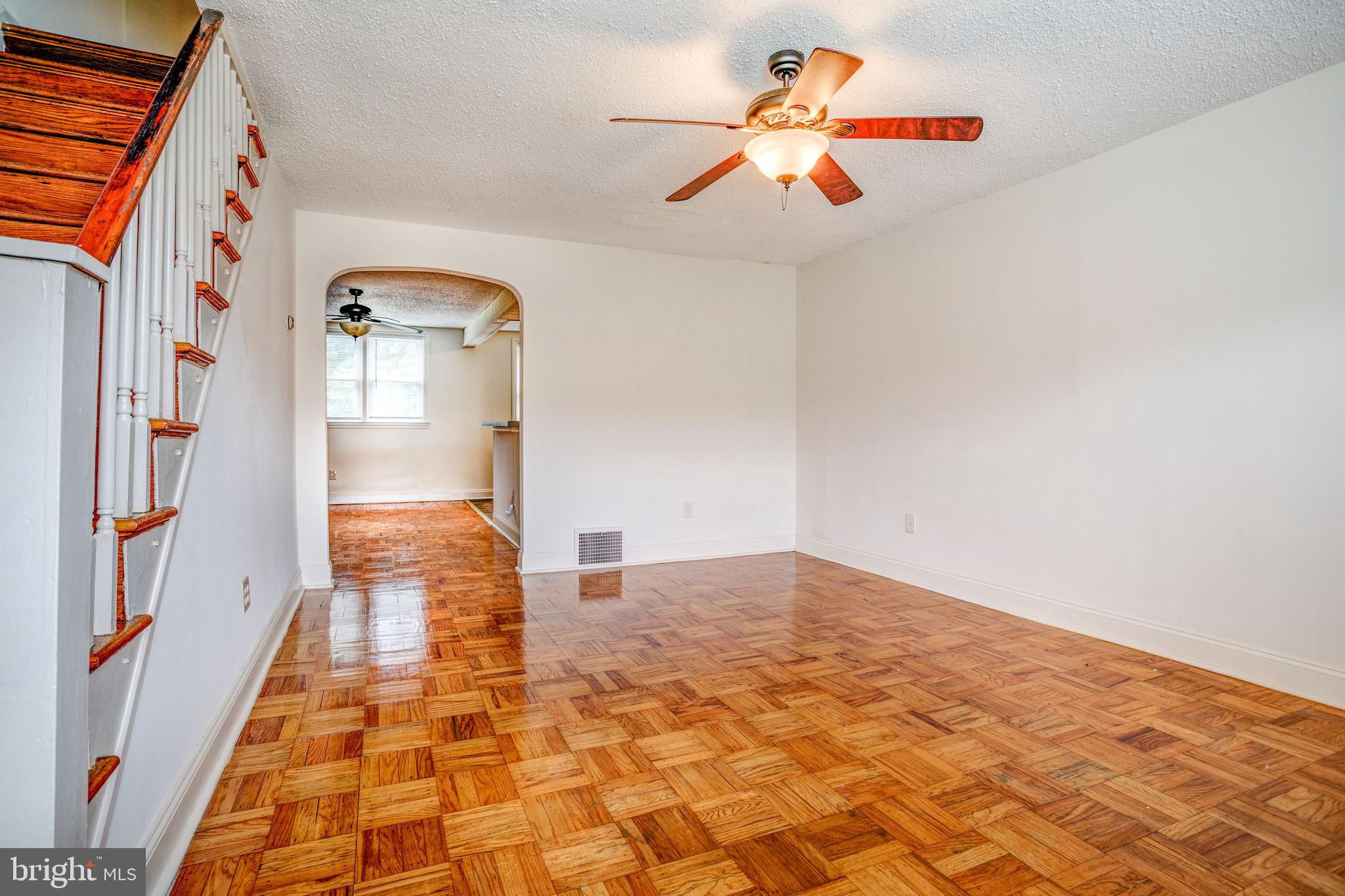 119 Spring Valley Road Darby, PA 19023 - Photo 5 of 16