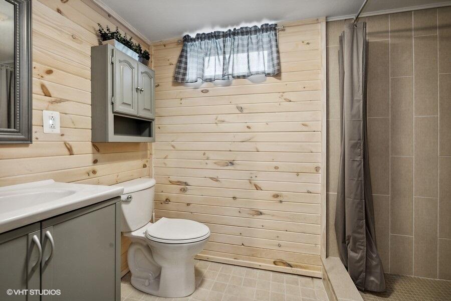 10114 Baldwin Road Bridgman, MI 49106 - Photo 13 of 33 10_10114Baldwin_9_2ndBathroom_LowRes