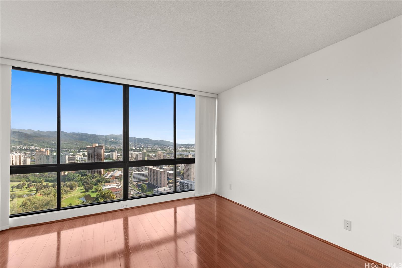 990 Ala Nanala Street, Unit 32C Honolulu, HI 96818 - Photo 14 of 24 2nd Bedroom