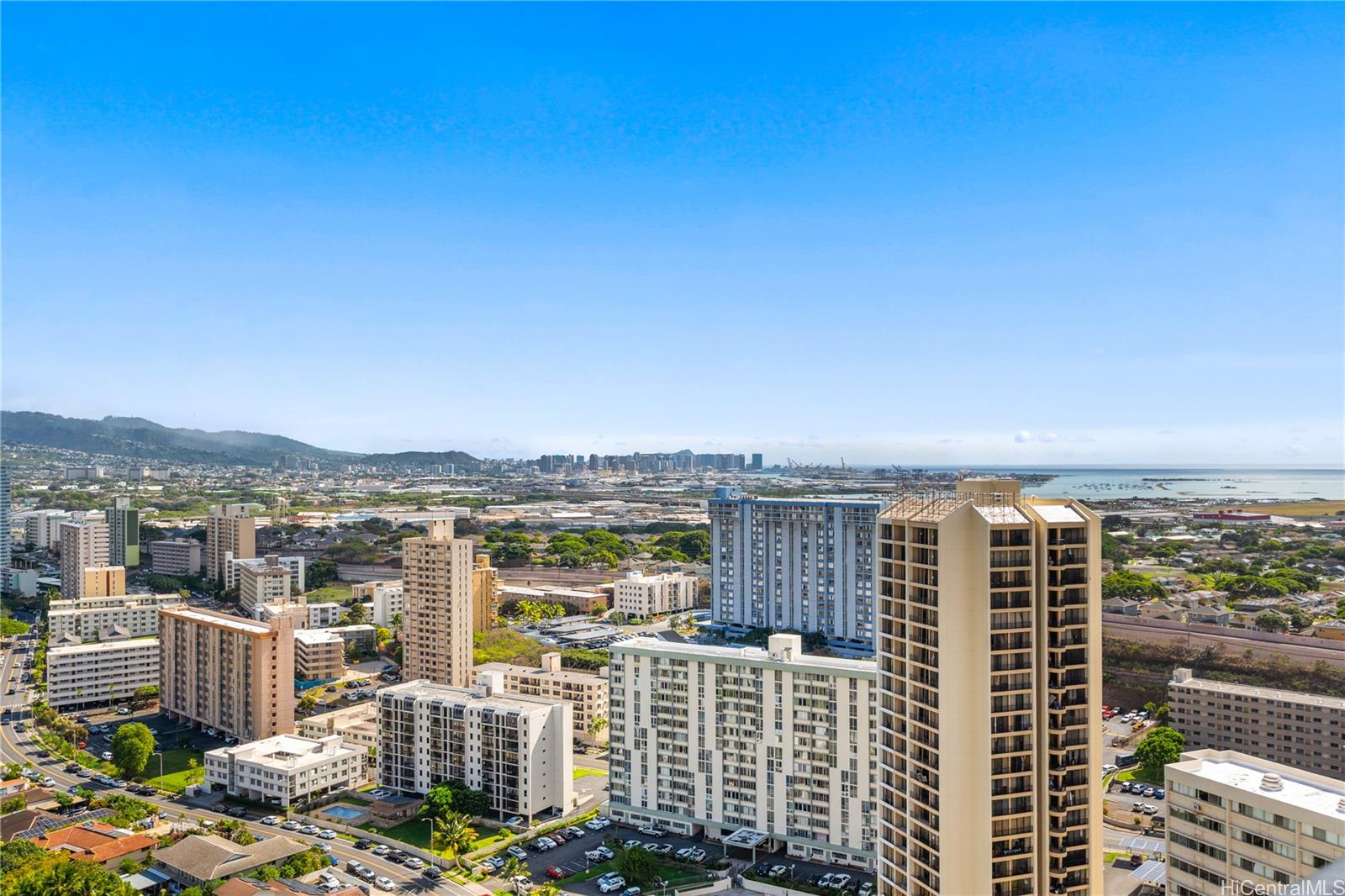 990 Ala Nanala Street, Unit 32C Honolulu, HI 96818 - Photo 5 of 24 Diamond Head Ocean View