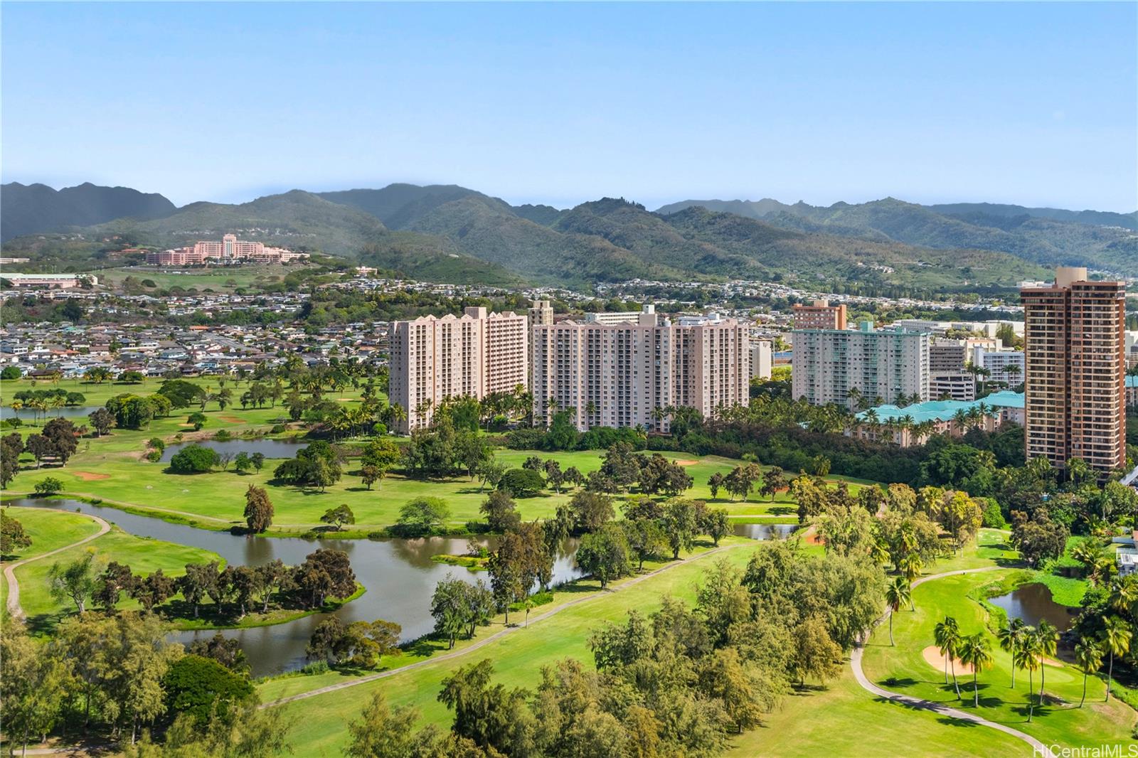 990 Ala Nanala Street, Unit 32C Honolulu, HI 96818 - Photo 6 of 24 Golf Course View