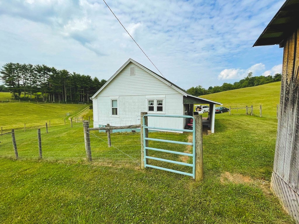 595 Stillwell Road Draper, VA 24324 - Photo 26 of 39 Gallery Image 26