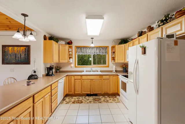 $775,000 | 132 Rainbow Drive, Thayne, WY 83127