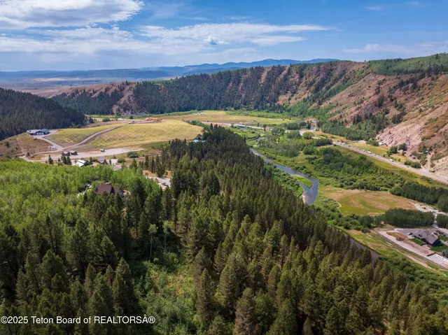 $775,000 | 132 Rainbow Drive, Thayne, WY 83127