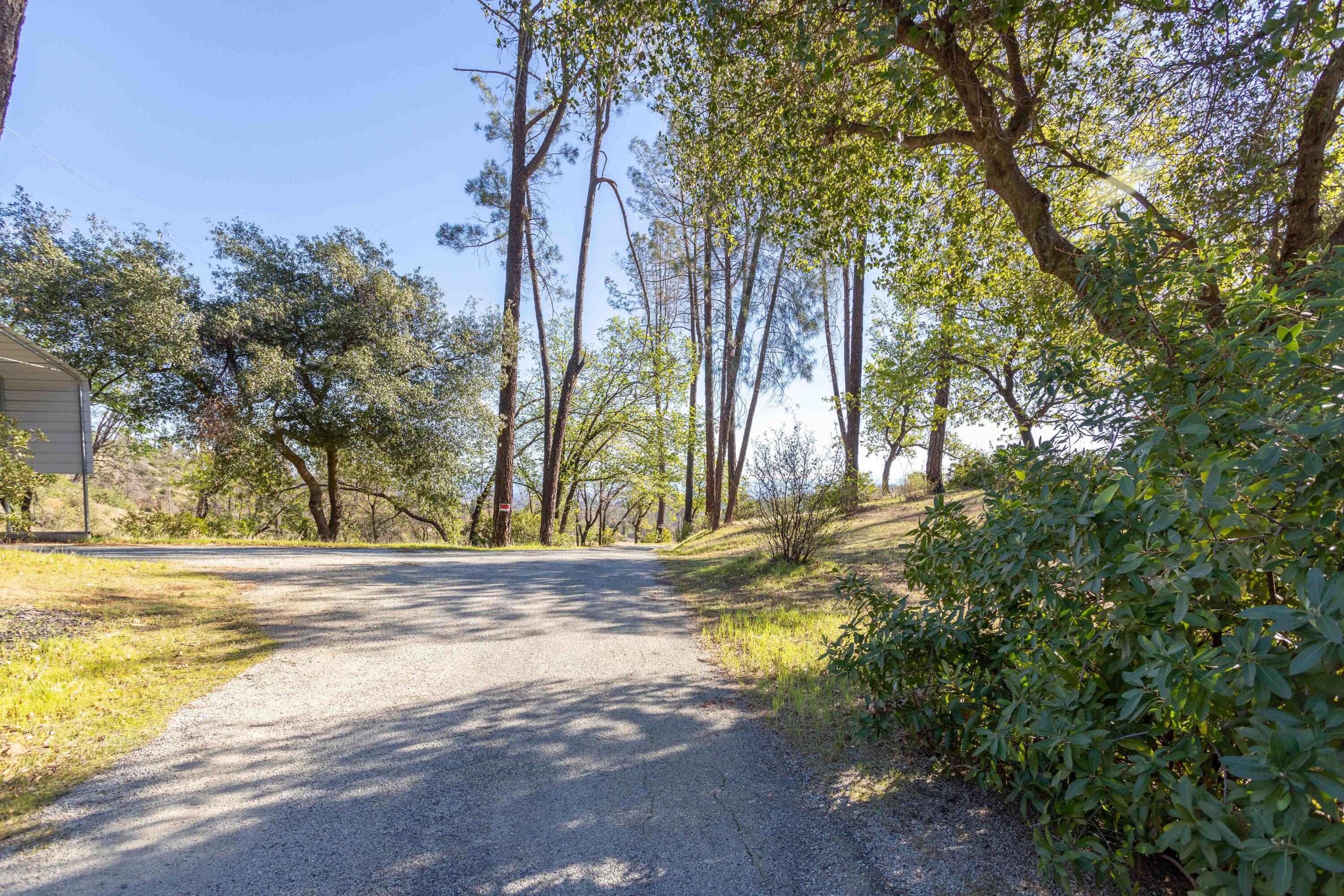 15765 Old Stage Coach Road Redding, CA 96001 - Photo 3 of 10 drive to original site