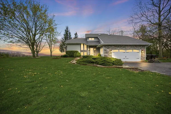 $469,900 | 426 Laurel Lane, Valparaiso, IN 46385