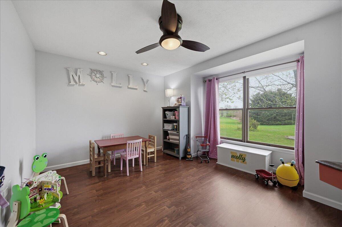 426 Laurel Lane Valparaiso, IN 46385 - Photo 20 of 48 a dining room with furniture and window