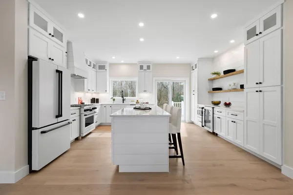 $1,350,000 | 817 Race Lane, Marstons Mills, MA 02648