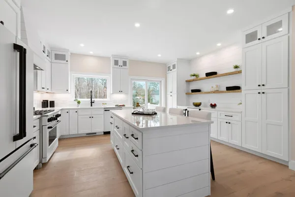 $1,350,000 | 817 Race Lane, Marstons Mills, MA 02648