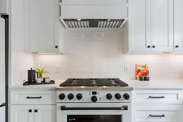 $1,350,000 | 817 Race Lane, Marstons Mills, MA 02648