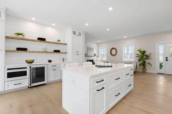 $1,350,000 | 817 Race Lane, Marstons Mills, MA 02648