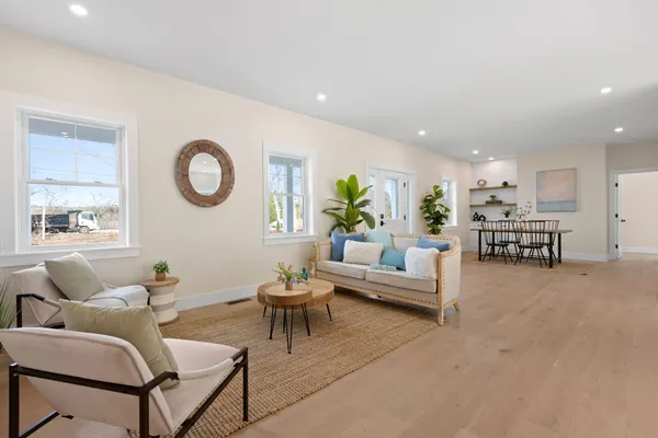 $1,350,000 | 817 Race Lane, Marstons Mills, MA 02648