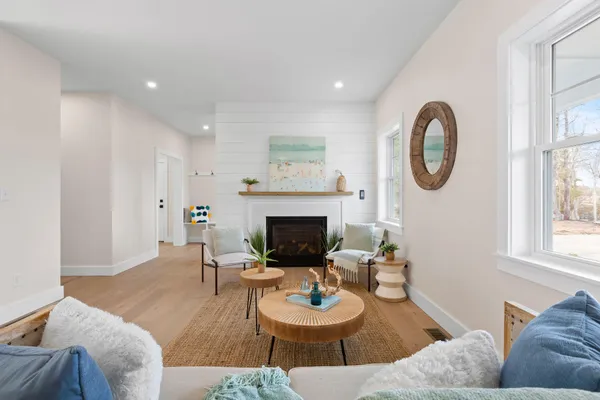 $1,350,000 | 817 Race Lane, Marstons Mills, MA 02648