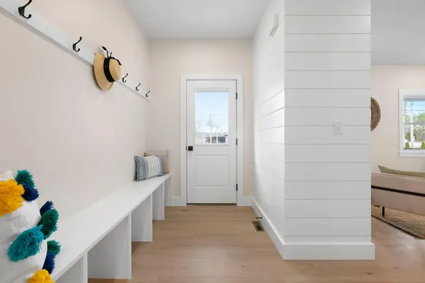 $1,350,000 | 817 Race Lane, Marstons Mills, MA 02648