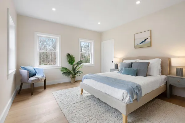 $1,350,000 | 817 Race Lane, Marstons Mills, MA 02648