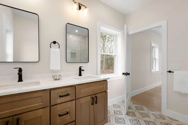 $1,350,000 | 817 Race Lane, Marstons Mills, MA 02648