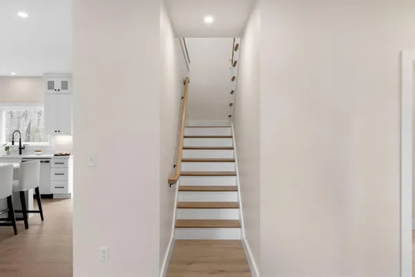 $1,350,000 | 817 Race Lane, Marstons Mills, MA 02648