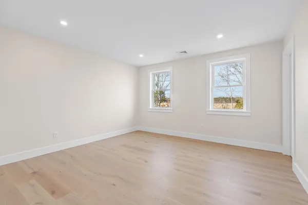 $1,350,000 | 817 Race Lane, Marstons Mills, MA 02648