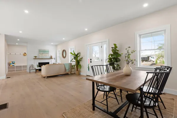 $1,350,000 | 817 Race Lane, Marstons Mills, MA 02648