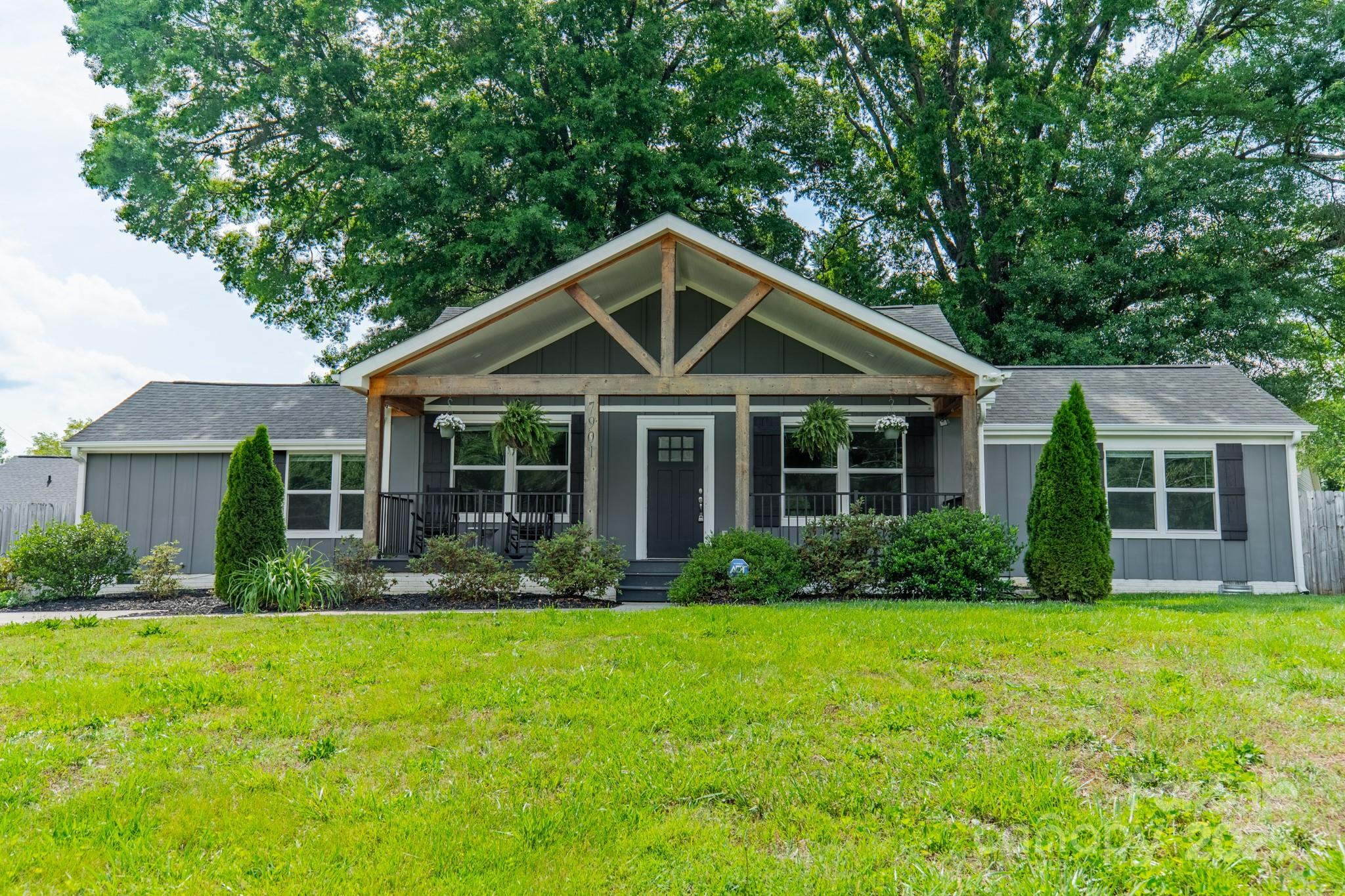 7901 Reames Road Charlotte, NC 28216 - Photo 1 of 28 Gallery Image 1
